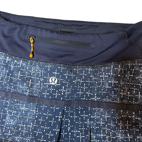 Lululemon Pace Setter Skirt/Skort  Exploded Sashiko Cross Inkwell Ghost  Size 4 - Picture 8 of 11